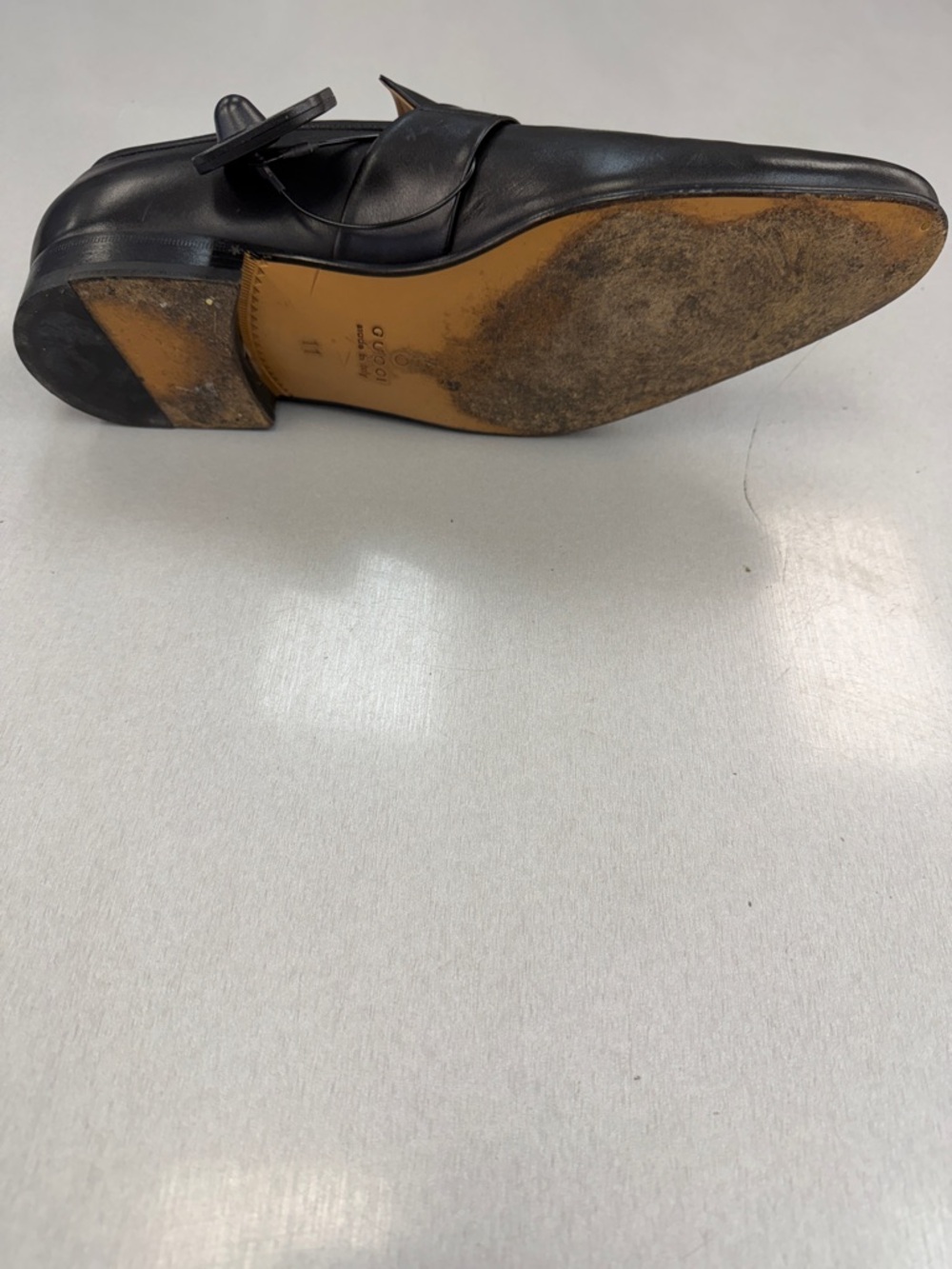 Gucci
Black Leather Slip-On Men's Loafer - Classic Dress Shoe - Picture 8 of 9